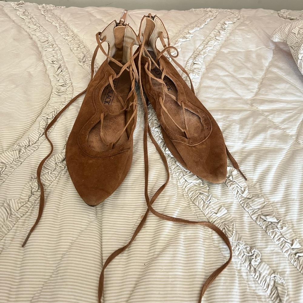 Lace up shoes